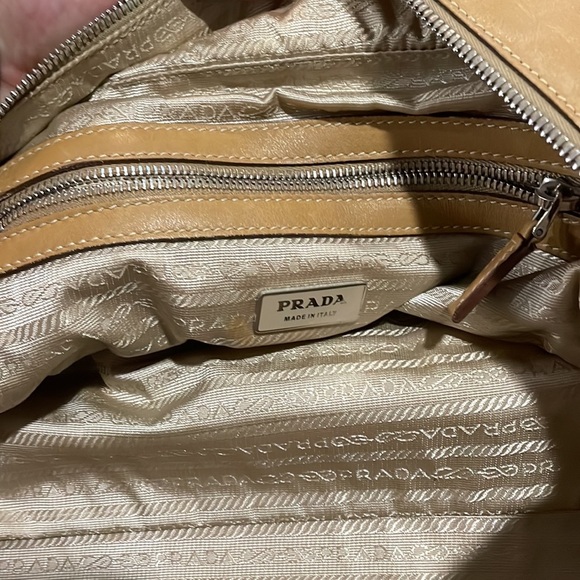 Authentic Prada handbag - Picture 7 of 8